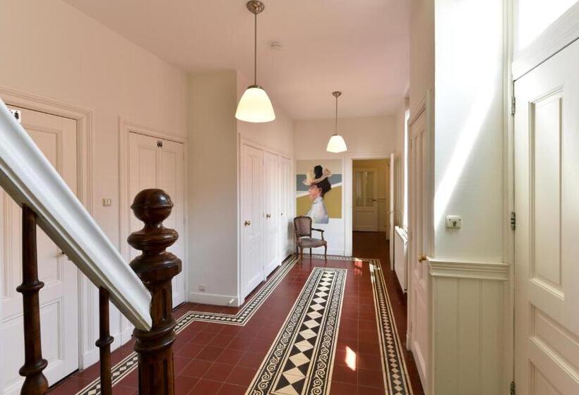 חדר דלוקס יחיד, De Gravin