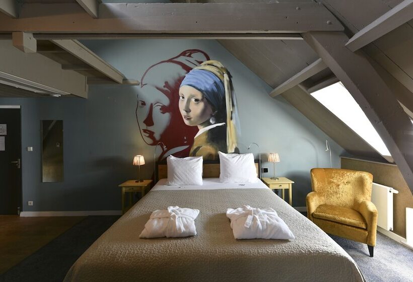 סוויטת סופריור, De Gravin