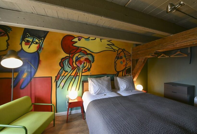 חדר דלוקס, De Gravin