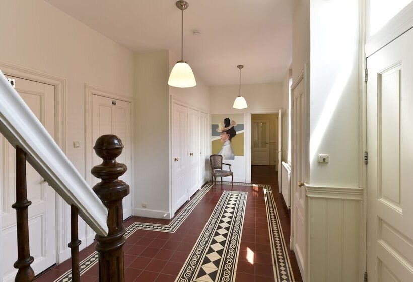 חדר דלוקס יחיד, De Gravin