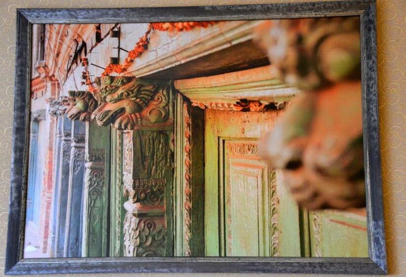 اتاق استاندارد یک نفره, Demians