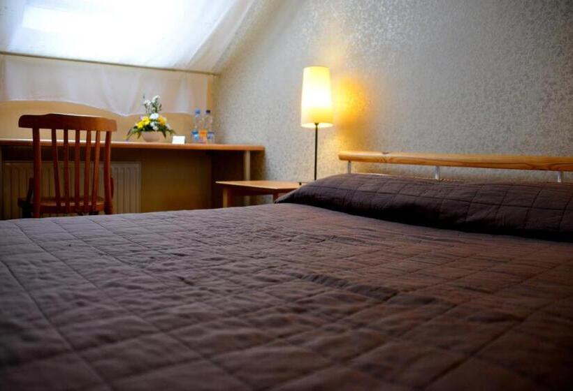 اتاق استاندارد, Demians