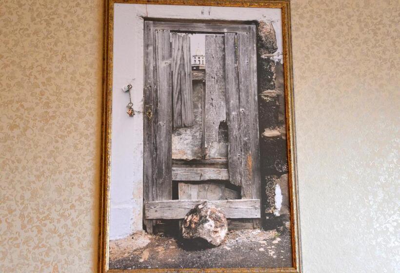 اتاق استاندارد, Demians