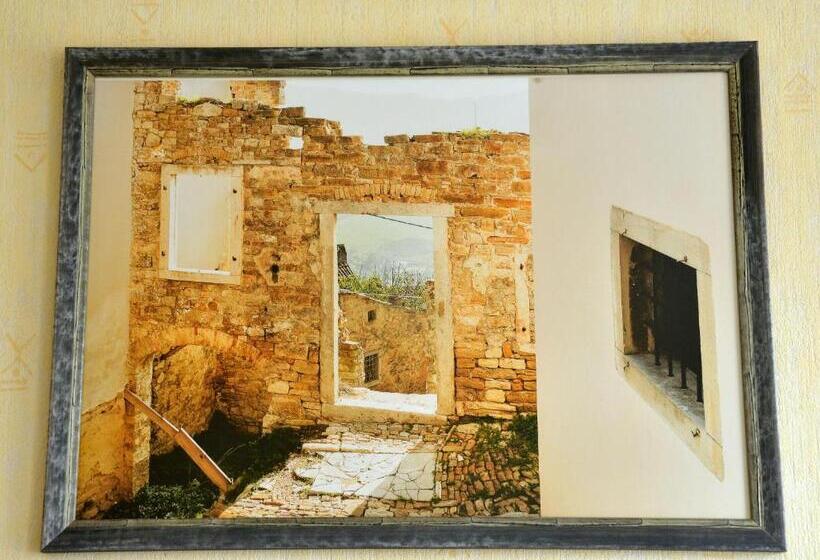 اتاق استاندارد, Demians