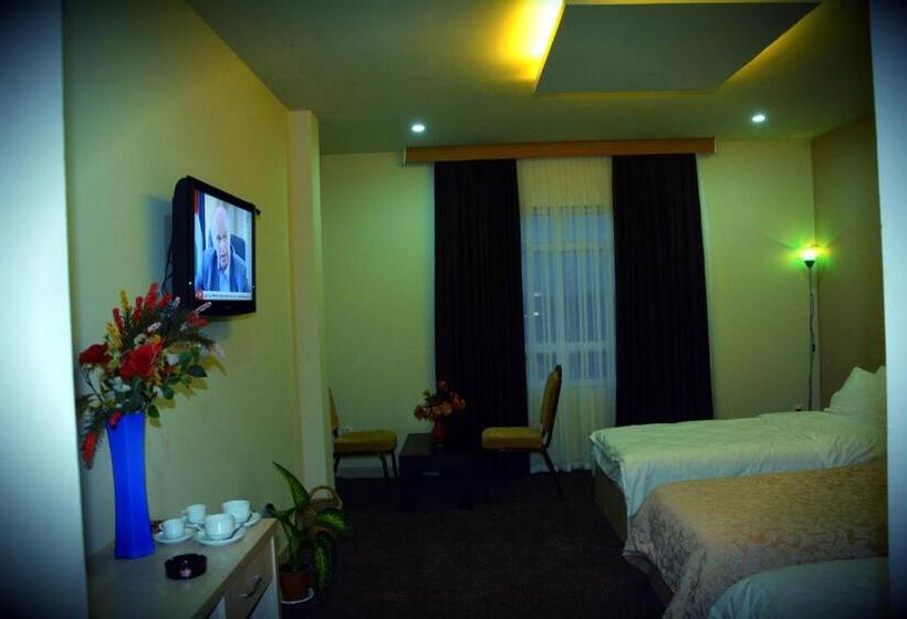 اتاق استاندارد سه نفره, Fareeq