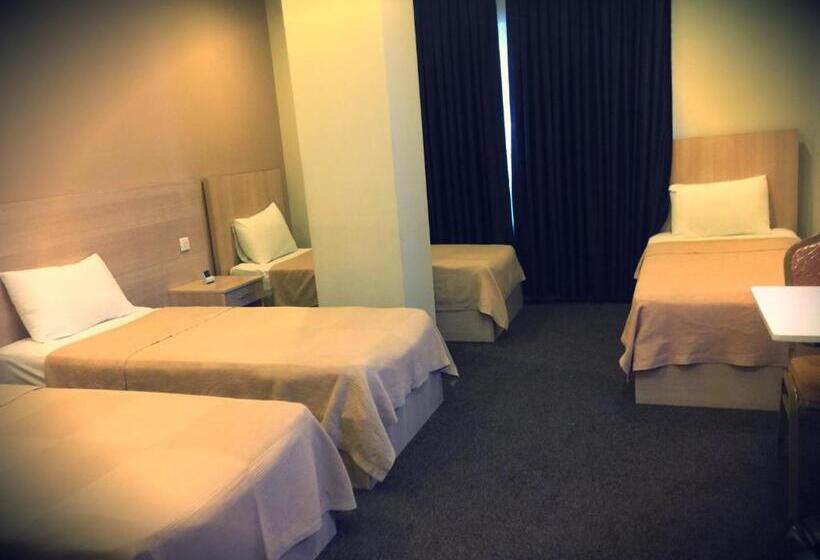 اتاق استاندارد سه نفره, Fareeq