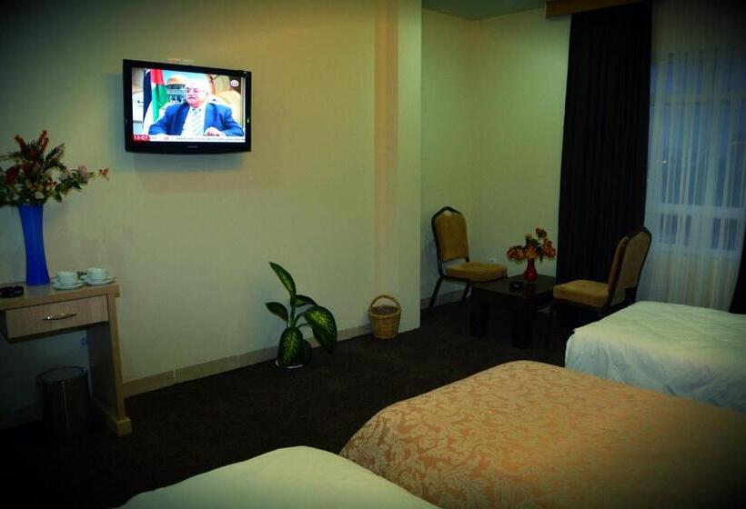 اتاق استاندارد سه نفره, Fareeq