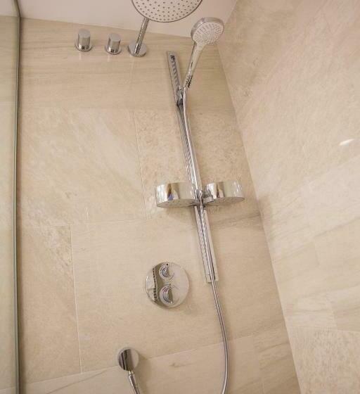 اتاق استاندارد با بالکن, Galatea