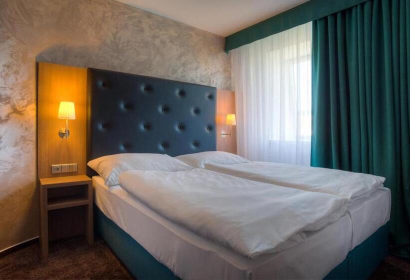 Family Suite, Galatea
