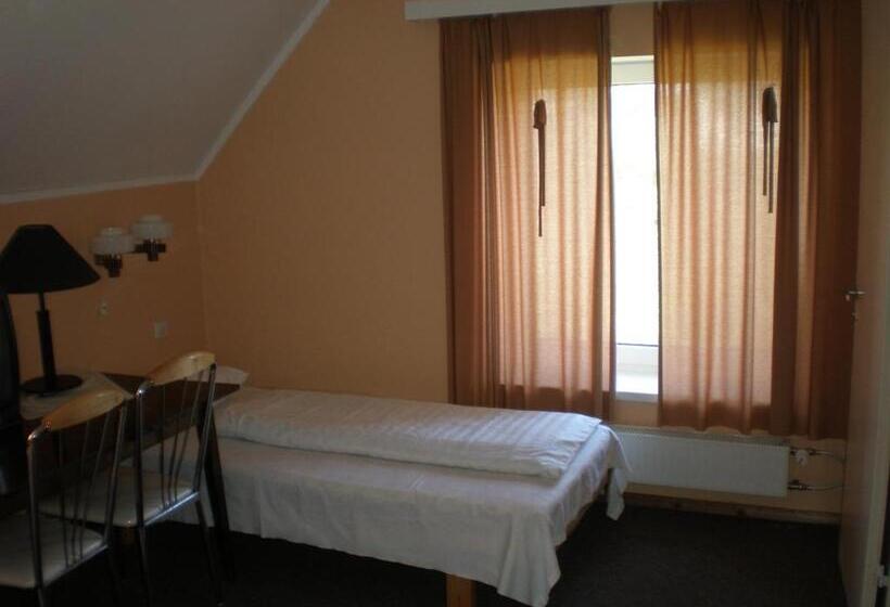 اتاق استاندارد سه نفره, Getliin