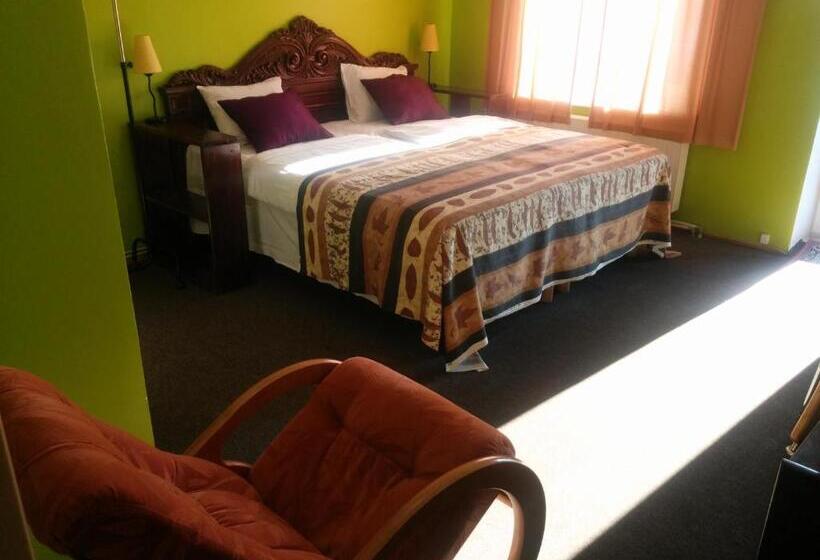 سوئیت با بالکن, Getliin