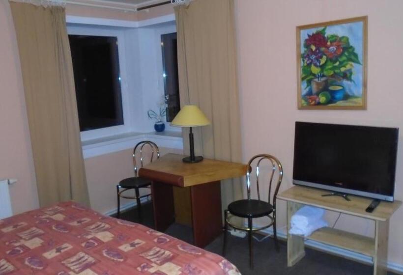 اتاق استاندارد با چشم‌انداز باغ, Getliin