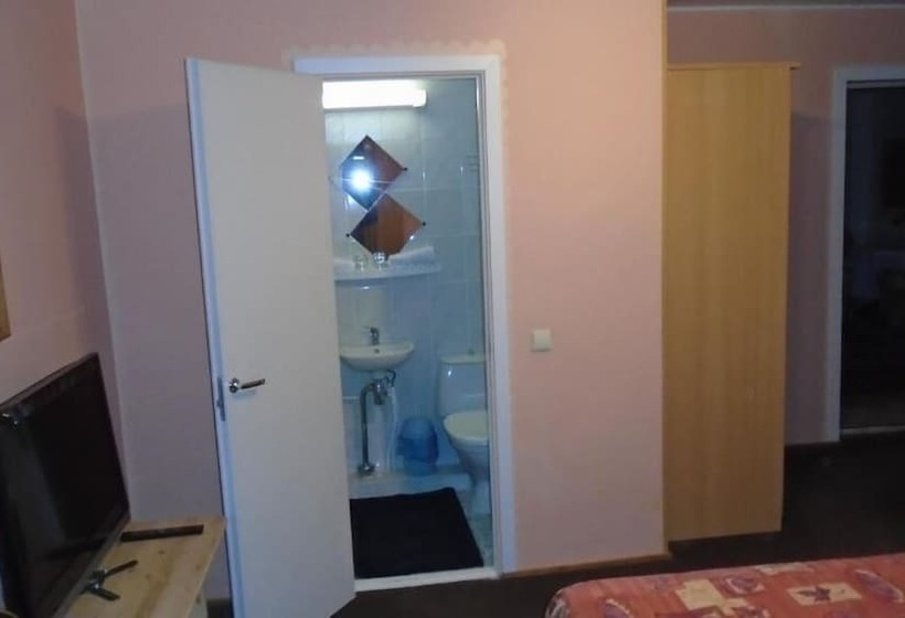 اتاق استاندارد با چشم‌انداز باغ, Getliin