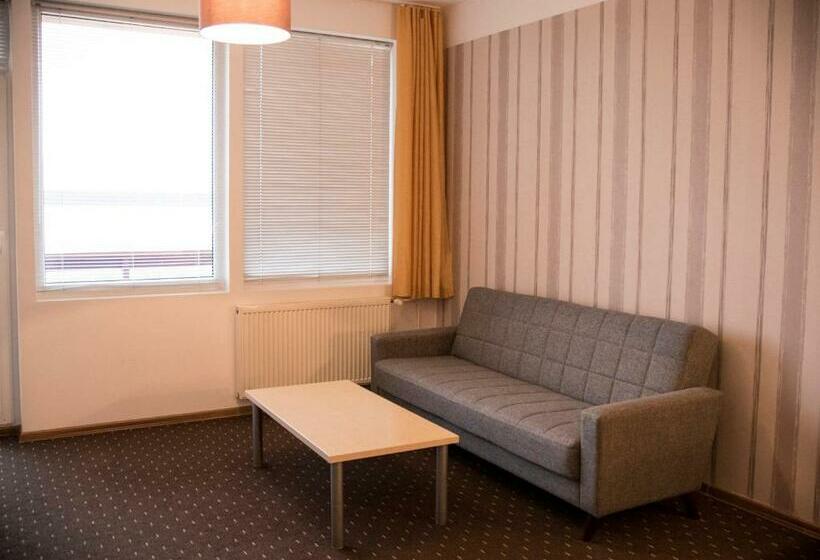 اتاق استاندارد یک نفره, L Tamula