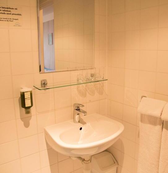 اتاق استاندارد, L Tamula