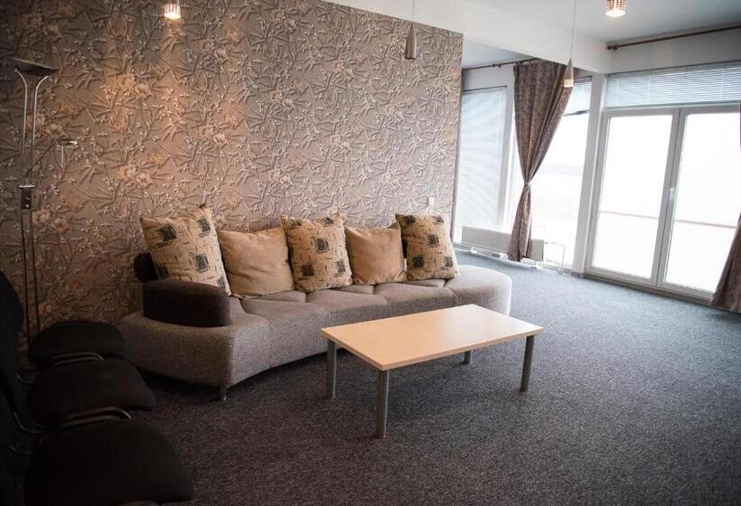 سوییت, L Tamula