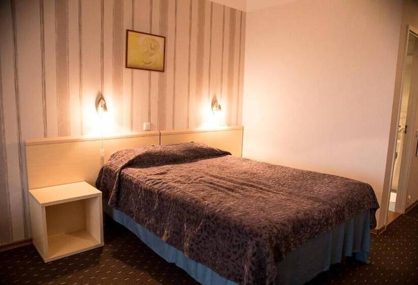 اتاق استاندارد, L Tamula