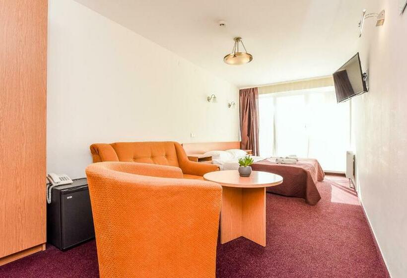 اتاق سوپریور, Muza