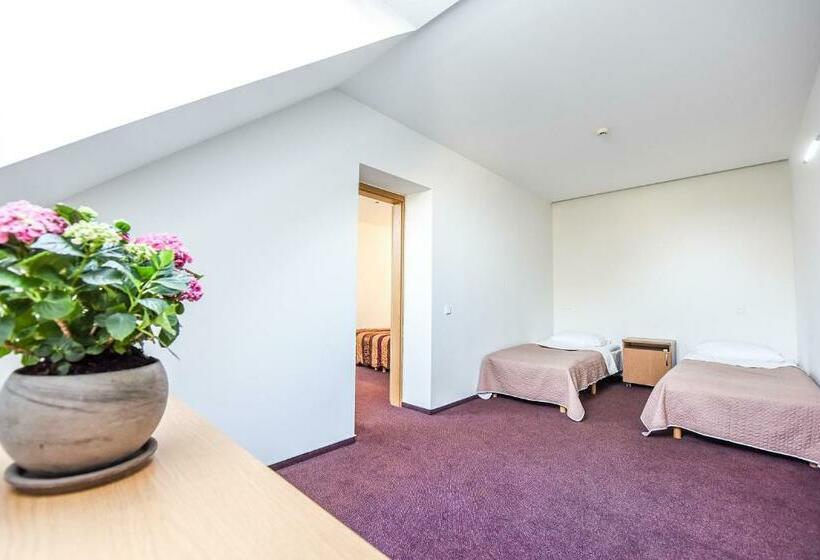 سوئیت 2 خوابه, Muza