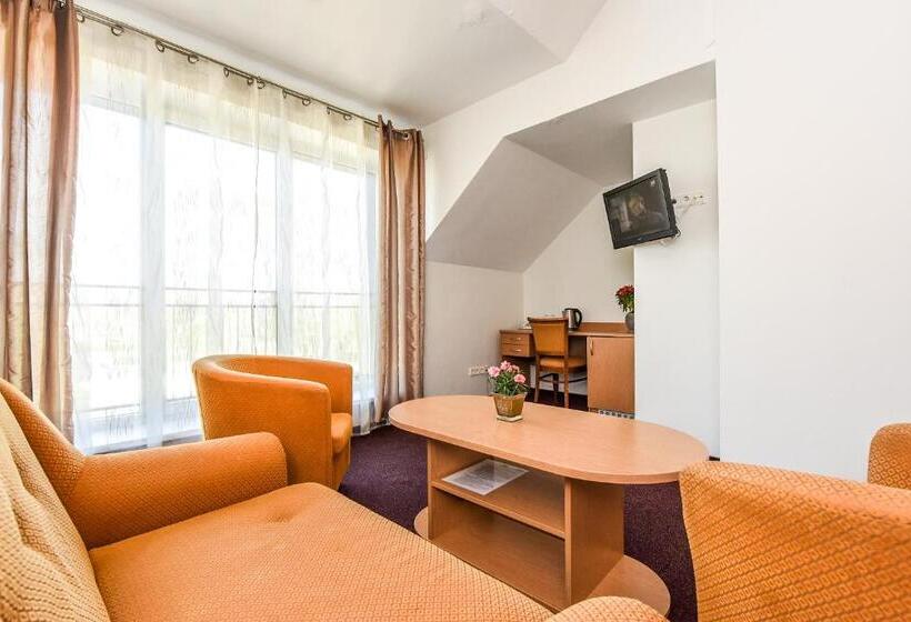 سوئیت 2 خوابه, Muza