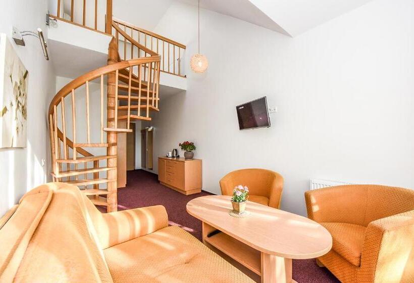 سوییت جونیور, Muza