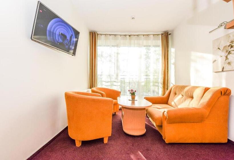 سوییت جونیور, Muza