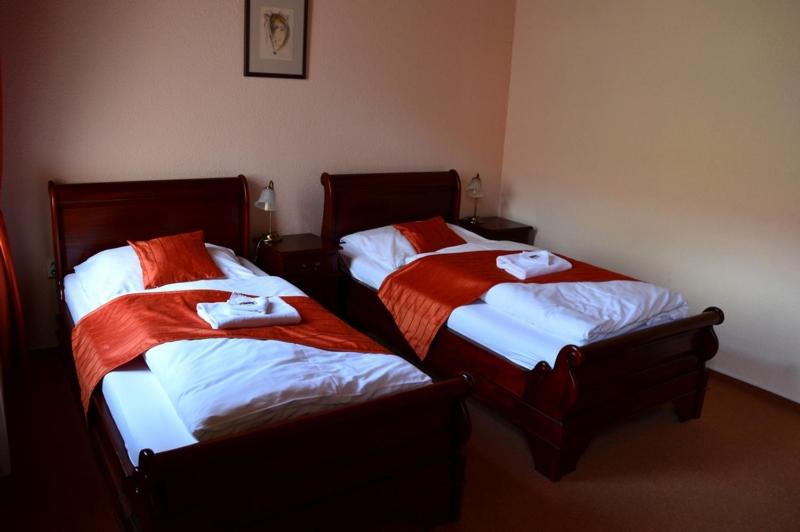 غرفة قياسية, Na Kafkové