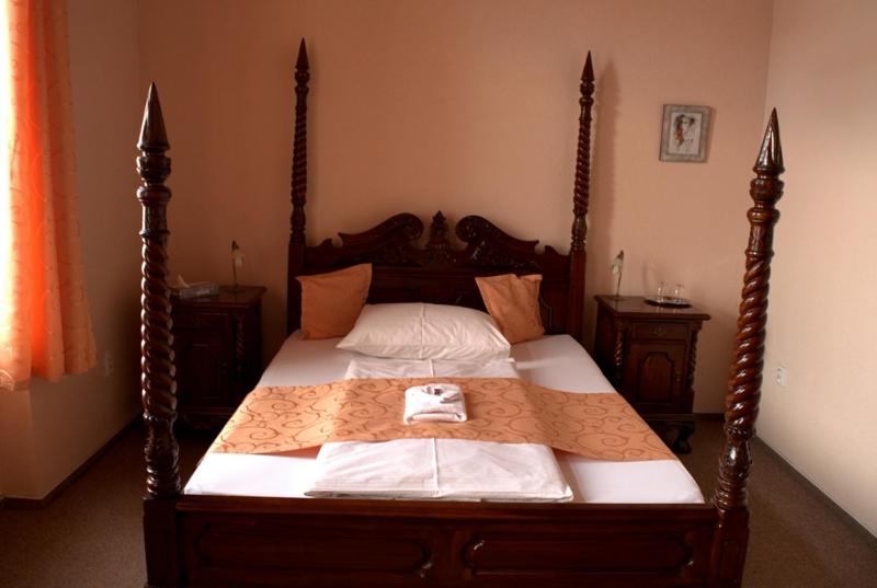 غرفة قياسية, Na Kafkové