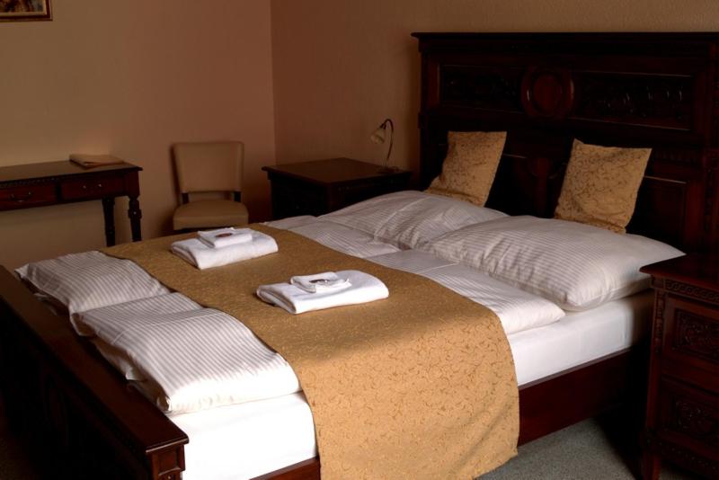 غرفة قياسية, Na Kafkové