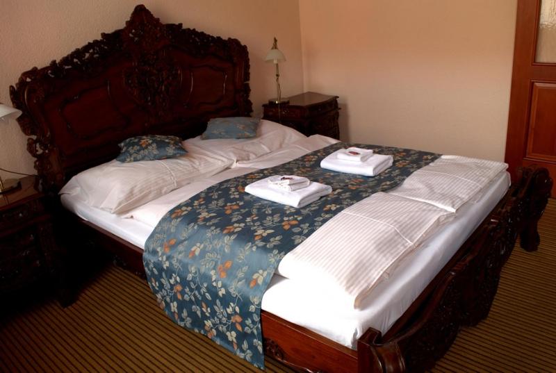 غرفة قياسية, Na Kafkové