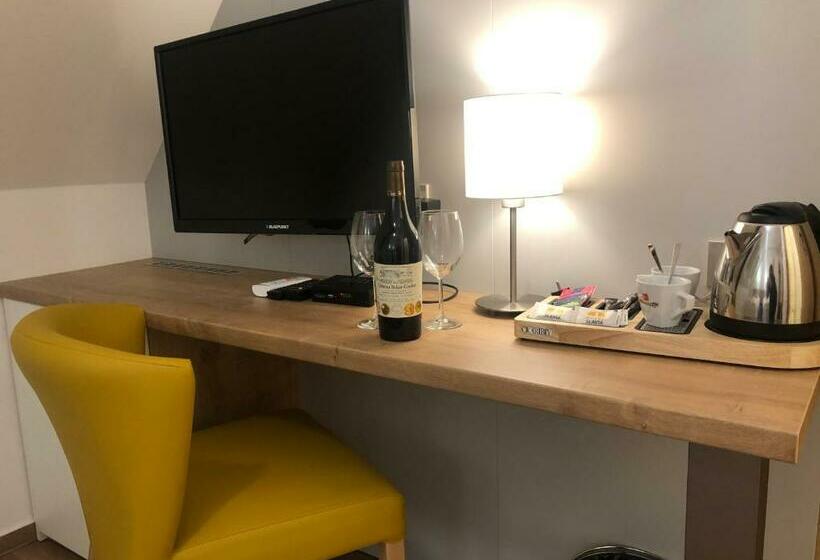 스탠다드 싱글 룸, Slavia