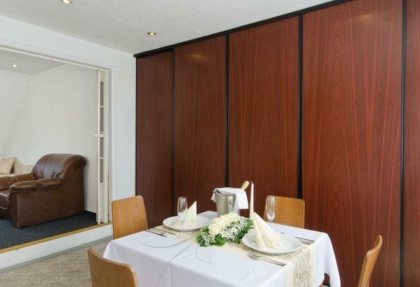 스탠다드 스튜디오, Slavia