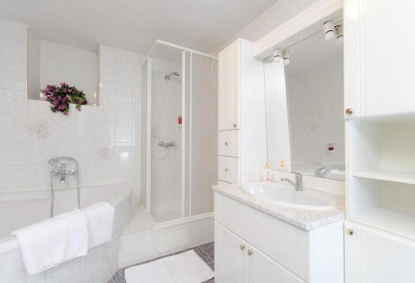 스탠다드 스튜디오, Slavia