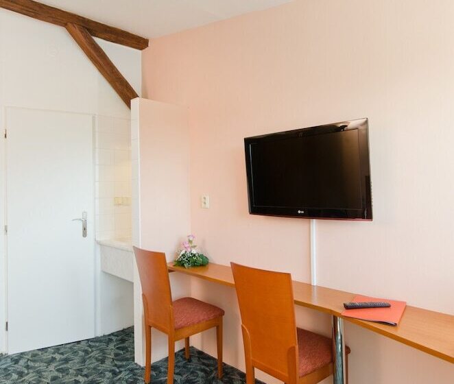 스탠다드 룸, Slavia