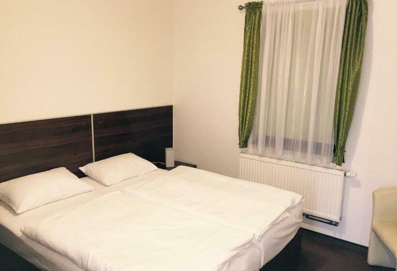 חדר סופריור, Motel R10