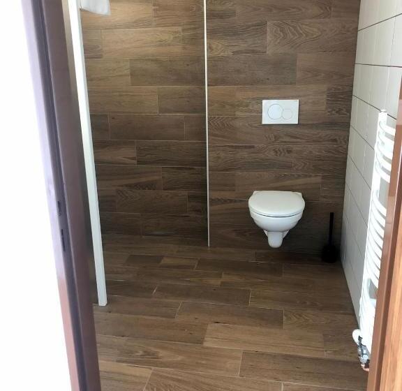 חדר סטנדרט מותאם לאדם עם מוגבלויות, Motel R10