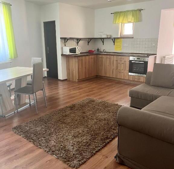 חדר סטודיו סטנדרד, Motel R10