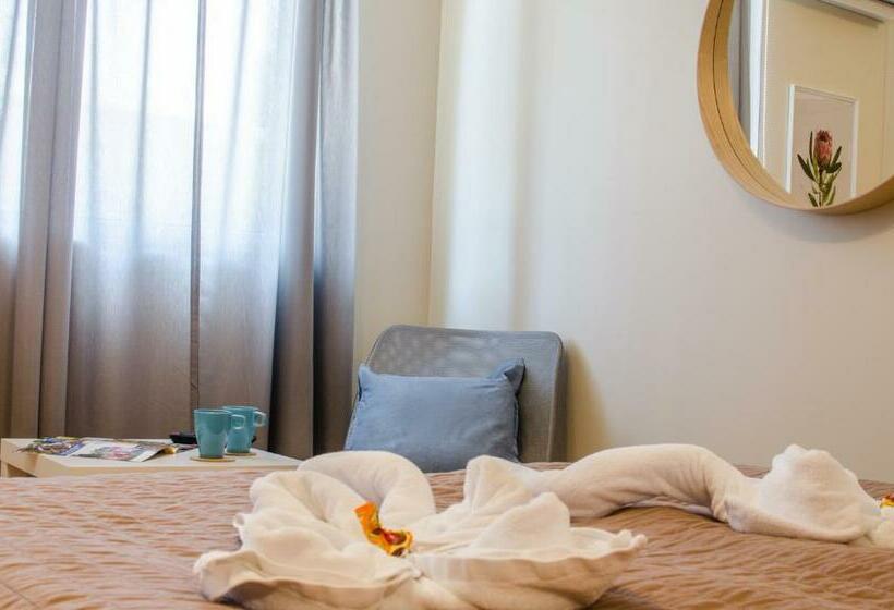 اتاق استاندارد, Veldzes Nams