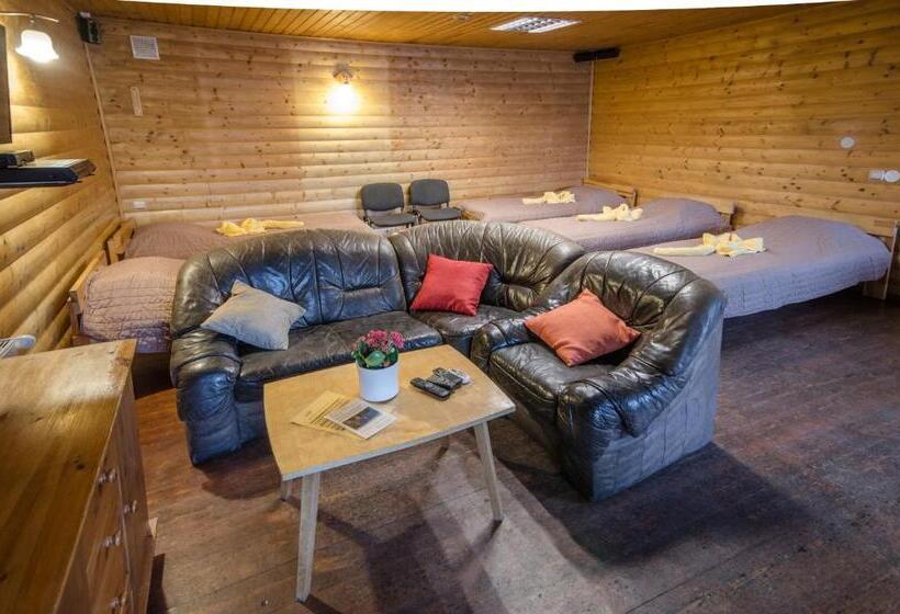 اتاق خانوادگی, Veldzes Nams