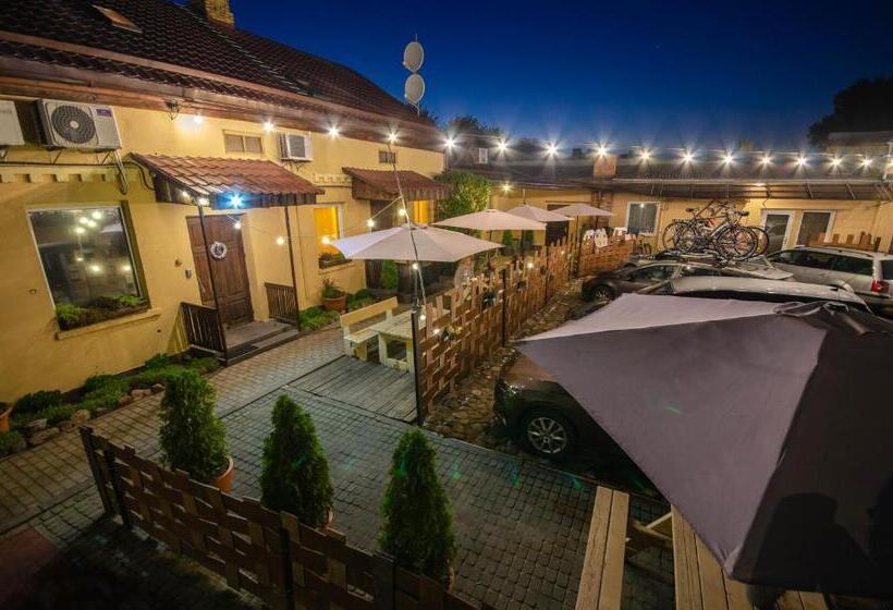 اتاق استاندارد یک نفره, Veldzes Nams