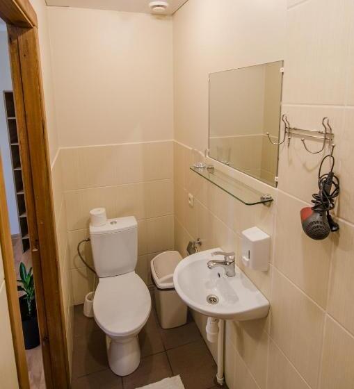 اتاق استاندارد یک نفره, Veldzes Nams