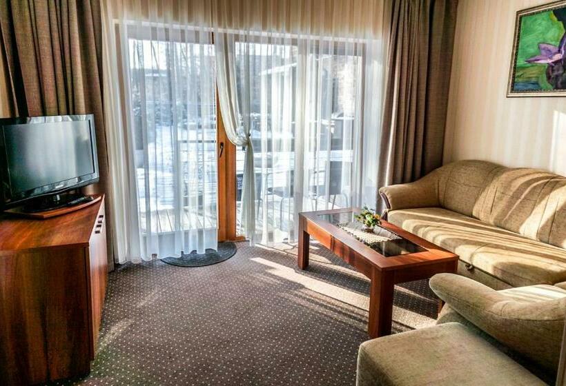 سوییت جونیور, Vila Vitalija