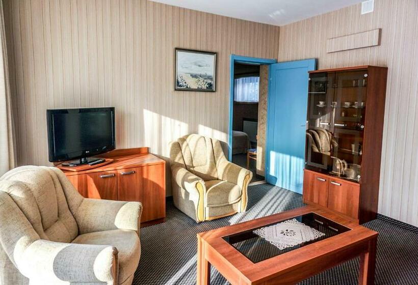 سوییت جونیور, Vila Vitalija