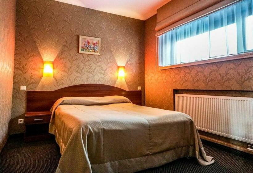 سوییت جونیور, Vila Vitalija