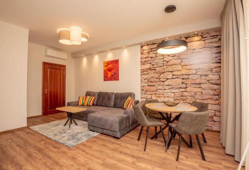 آپارتمان 1 خوابه با تراس, Vila Vitalija