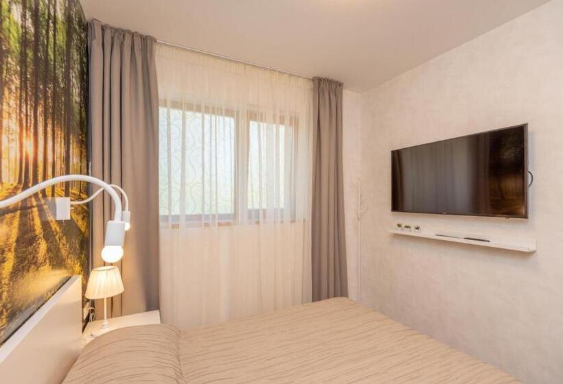 آپارتمان 1 خوابه با تراس, Vila Vitalija