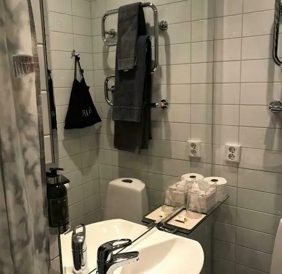 Basic-huone, Wardshuset Bredaryd