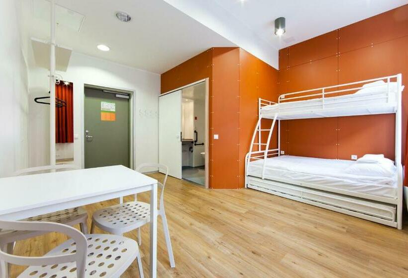 اتاق استاندارد چهار تخته, Just Rest Automatic Hostel