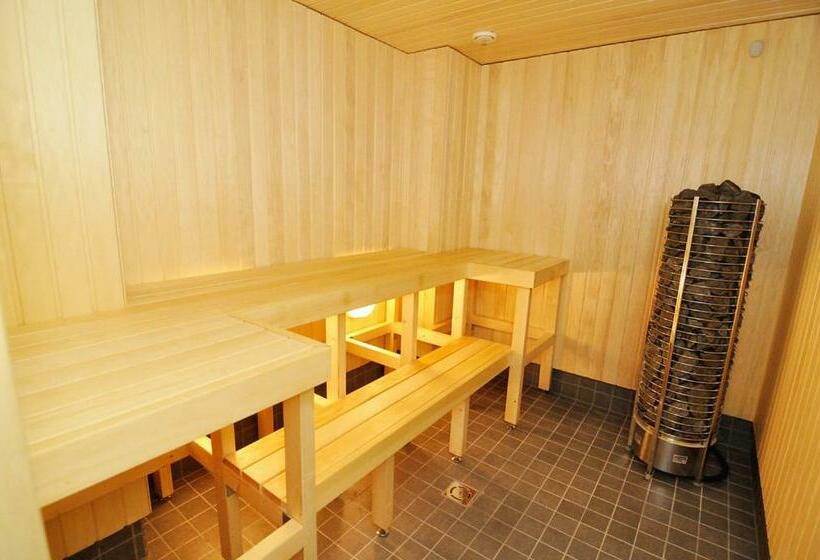 استودیوی استاندارد, Just Rest Automatic Hostel