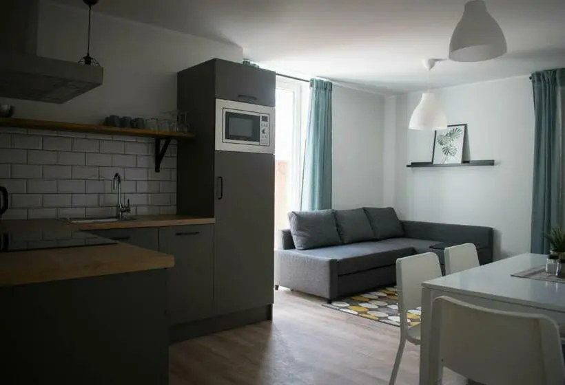 آپارتمان 1 خوابه با چشم‌انداز باغ, Just Rest Automatic Hostel